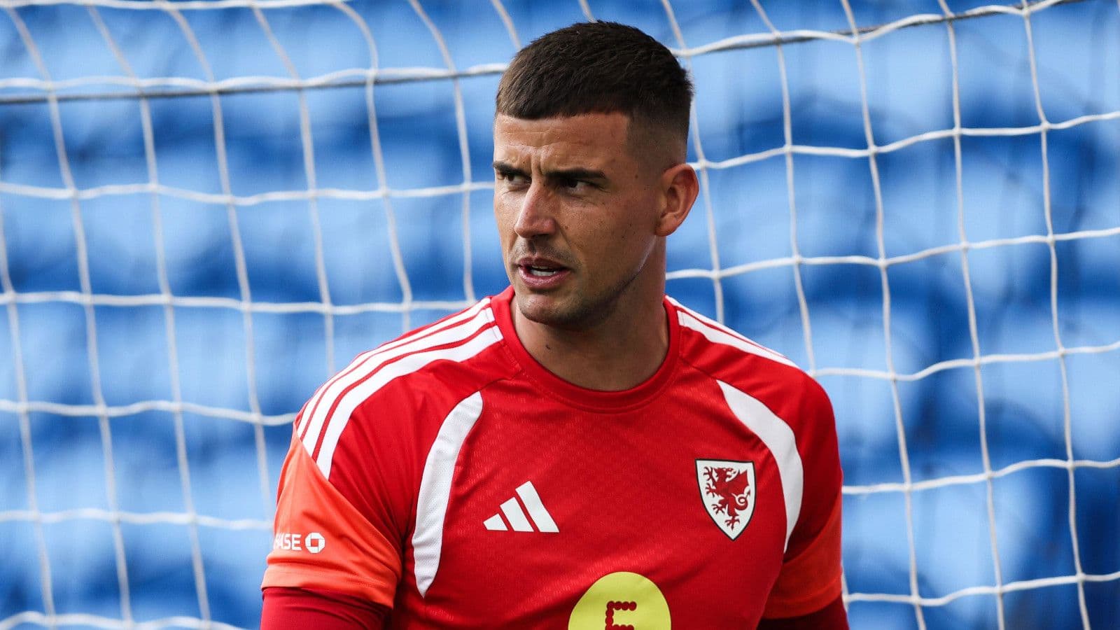 Goalkeeper Karl Darlow joins Man Utd after Leeds exit