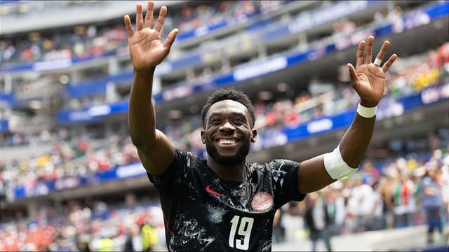 alphonso-davies-training-after-injury-ahead-of-bayern-munich-pre-season