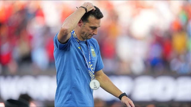 lionel-scaloni-salutes-spain-after-argentina-fall-short-in-fifa-world-cup-final
