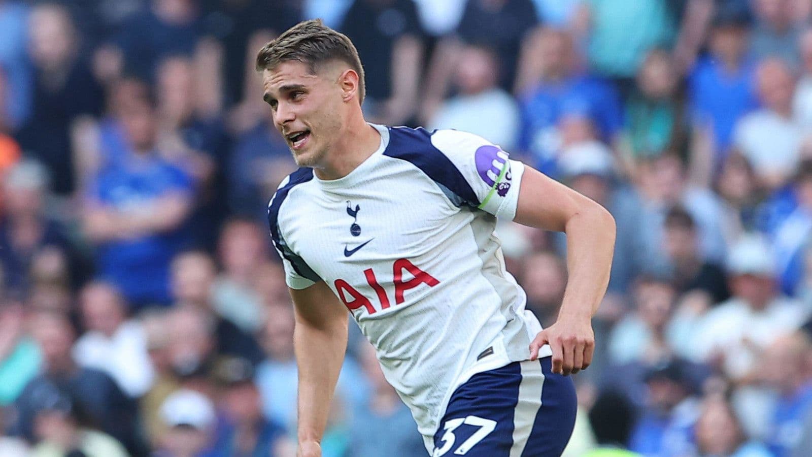 Micky van de Ven sees brighter future for Tottenham after record spending spree