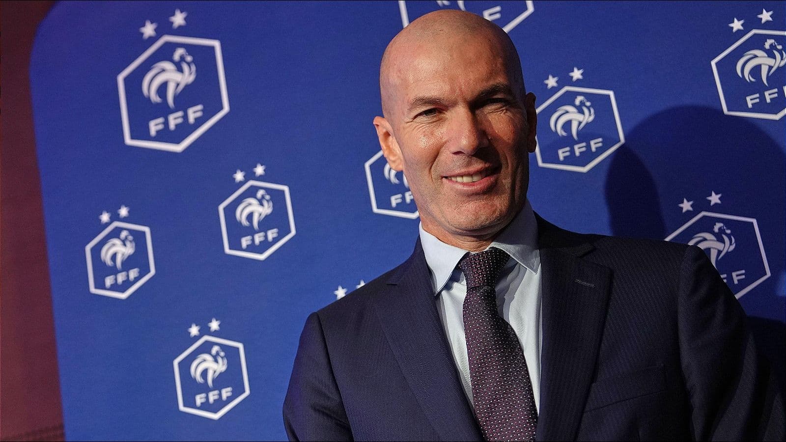 Zinedine Zidane replaces Didier Deschamps as France head coach