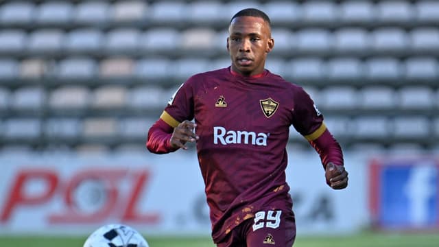 thapelo-mokobodi-determined-to-make-his-mark-at-orlando-pirates-following-stellenbosch-switch-5