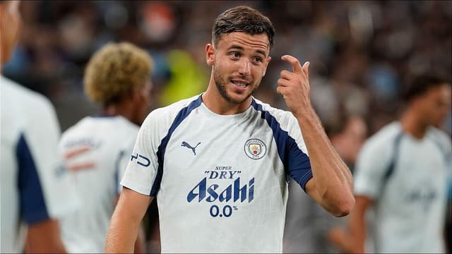 ive-been-enjoying-our-sessions-nico-embraces-marescas-new-man-city-ideas-2