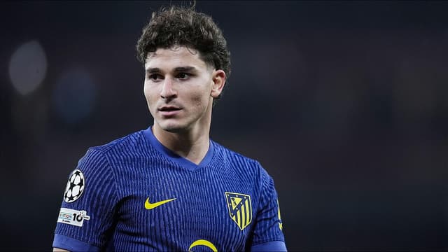 atletico-madrids-diego-simeone-shuts-down-julian-alvarez-barcelona-transfer-talk