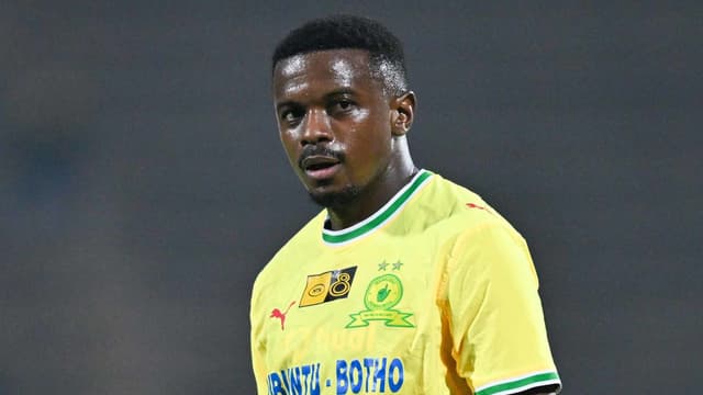 mamelodi-sundowns-head-coach-miguel-cardoso-confirms-injury-to-midfielder-teboho-mokoena-2