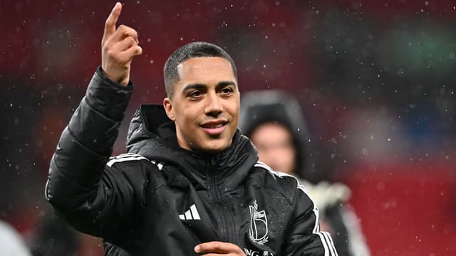 youri-tielemans-reveals-why-he-chose-to-leave-aston-villa-for-man-utd