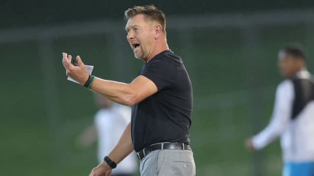 eric-tinkler-stands-firm-on-ghana-pitch-criticism