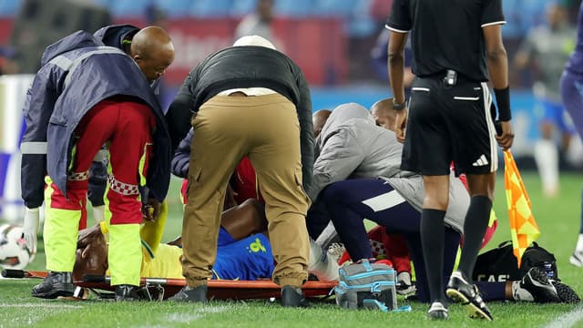 injury-blow-for-mamelodi-sundowns-defender-khuliso-mudau-confirms-miguel-cardoso