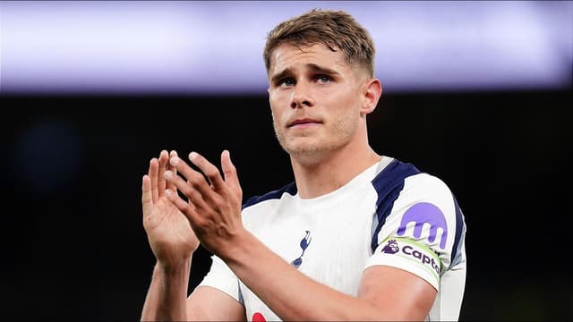 micky-van-de-ven-handed-tottenham-captaincy-before-brentford-clash-2