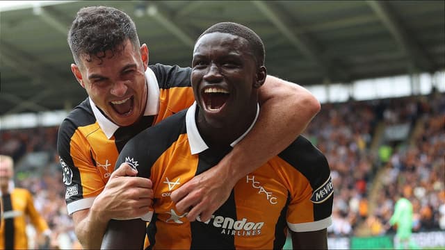 hull-city-stun-man-utd-on-premier-league-return-3