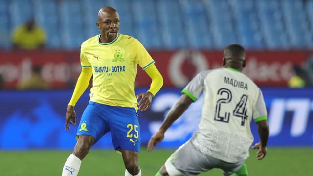 mamelodi-sundowns-head-coach-miguel-cardoso-not-in-a-rush-to-sign-khuliso-mudau-replacement-1