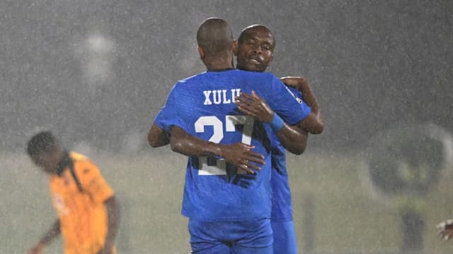 chiefs-salvage-rain-soaked-draw-against-plucky-richards-bay-2