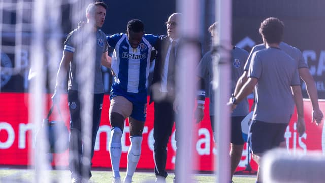 super-eagles-star-sanusi-suffers-injury-setback-at-porto
