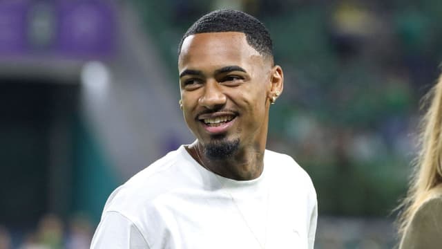 brazilian-star-allan-joins-man-city-from-palmeiras-2