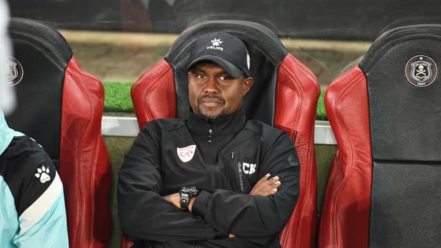 papi-zothwane-takes-over-from-sacked-cedric-kaze-at-sekhukhune-united-1
