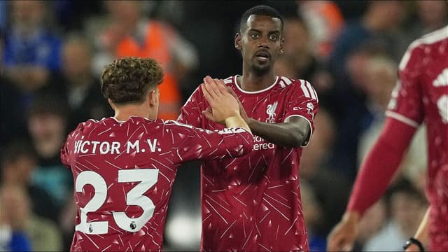 alexander-isak-strikes-twice-as-liverpool-sink-ipswich-1