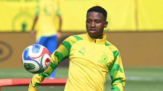 why-miguel-cardoso-prefers-siyanda-ndlovu-on-sundowns-right-flank-1