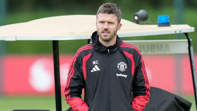 michael-carrick-challenges-man-utd-to-hold-their-own-in-champions-league