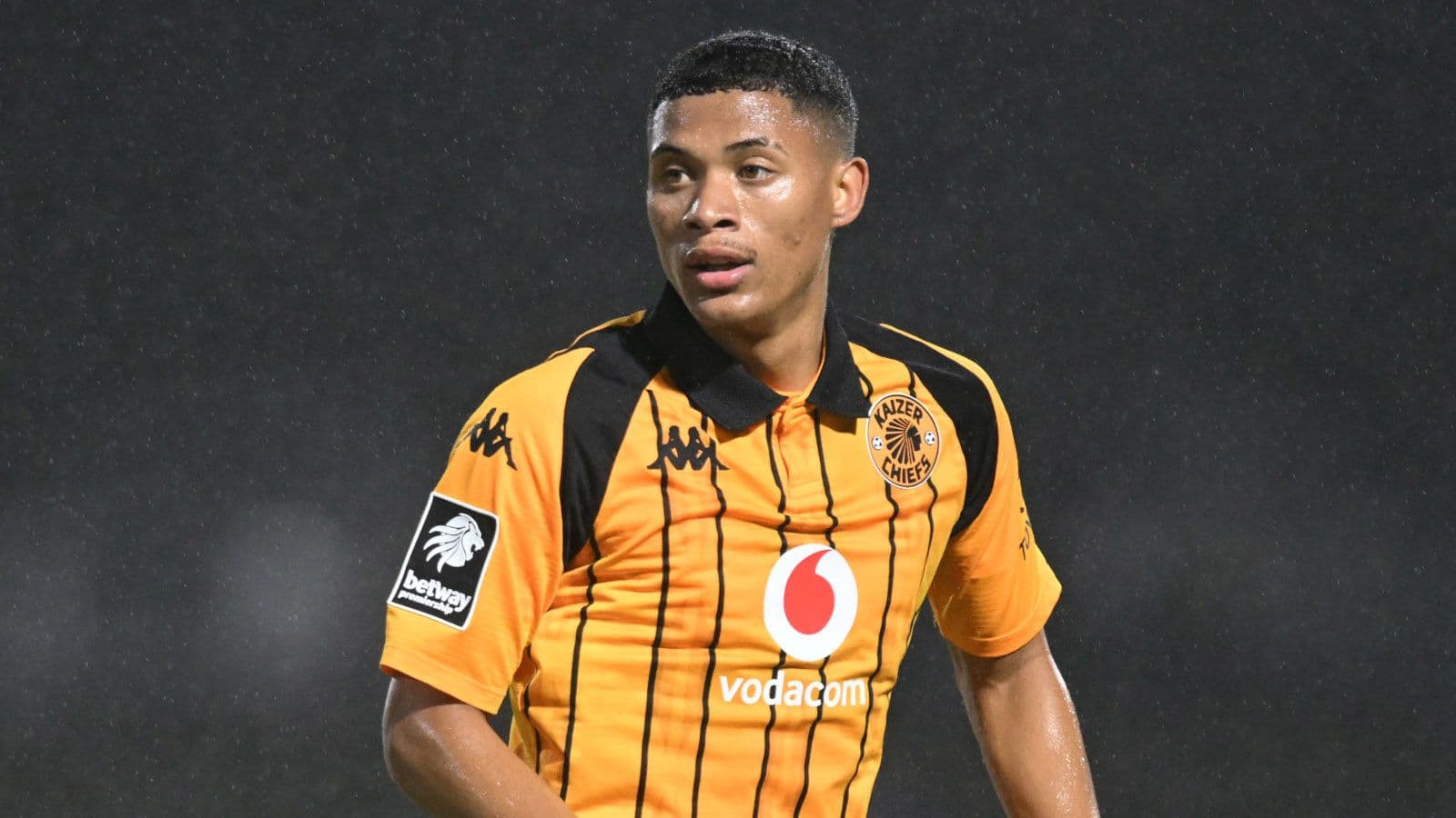 Kaizer Chiefs star reveals truth behind stunning Siwelele free-kick