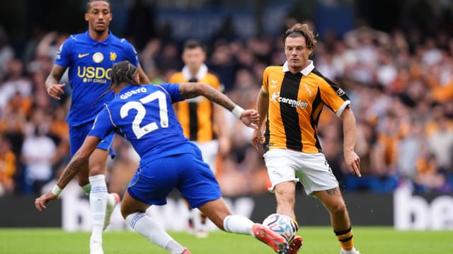 chelsea-concede-two-at-home-against-hull-as-liverpool-fail-to-fire-at-anfield