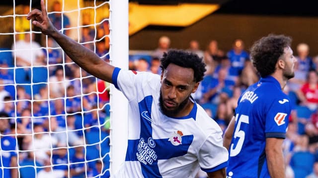 pierre-emerick-aubameyang-faces-two-month-lay-off-for-after-knee-surgery-1